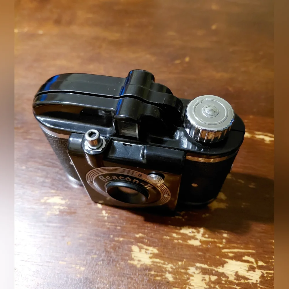 Vintage 1940’s Beacon Camera With Original Leather Case